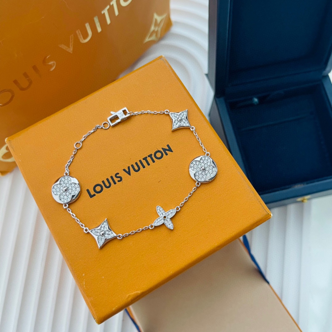 Louis Vuitton new five-flower full diamond bracelet