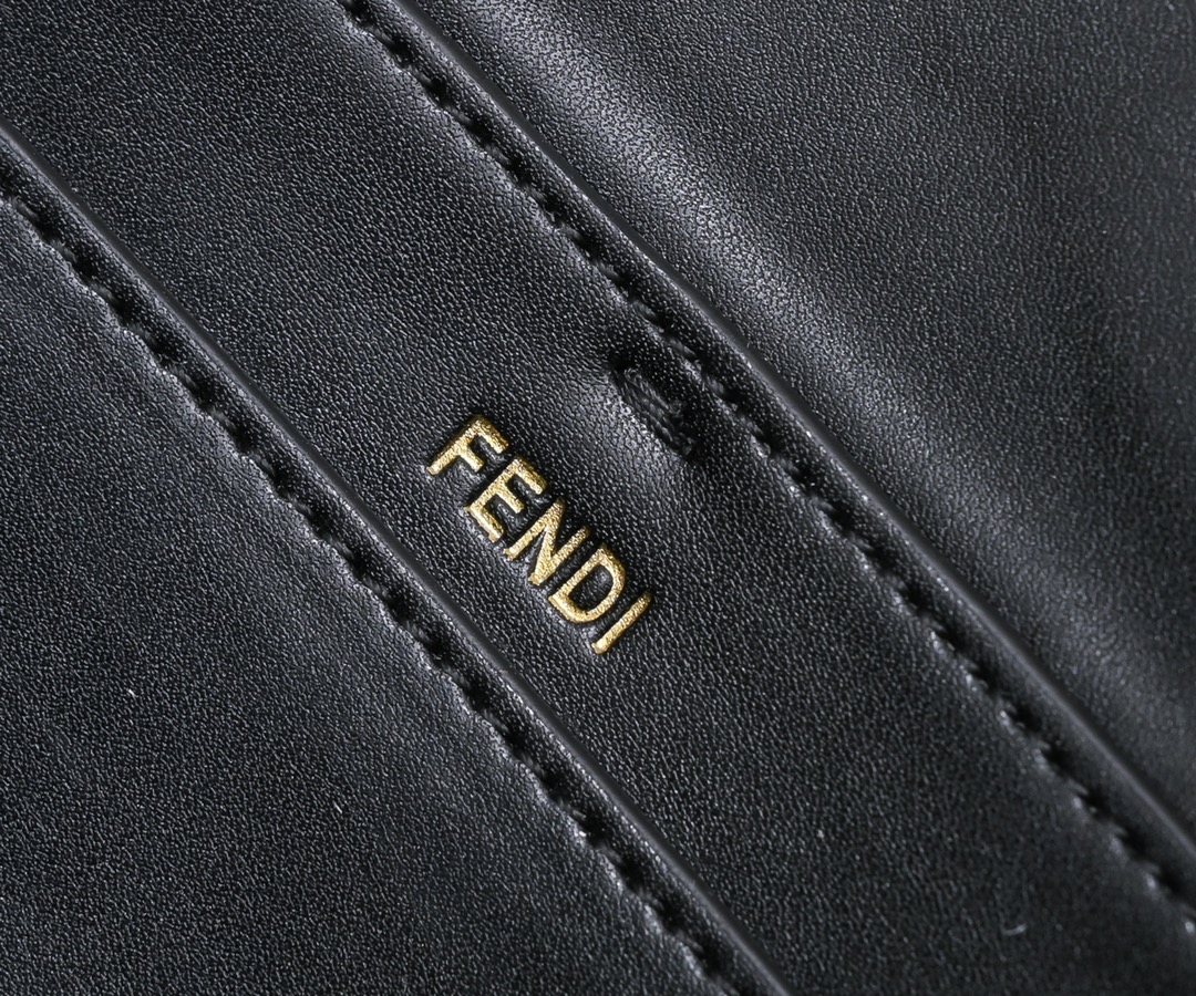 FENDI Baguette Medium Handbag 7714
