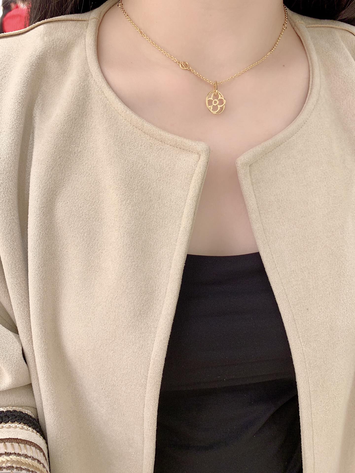 Louis Vuitton Hollow Flower Hoop Necklace