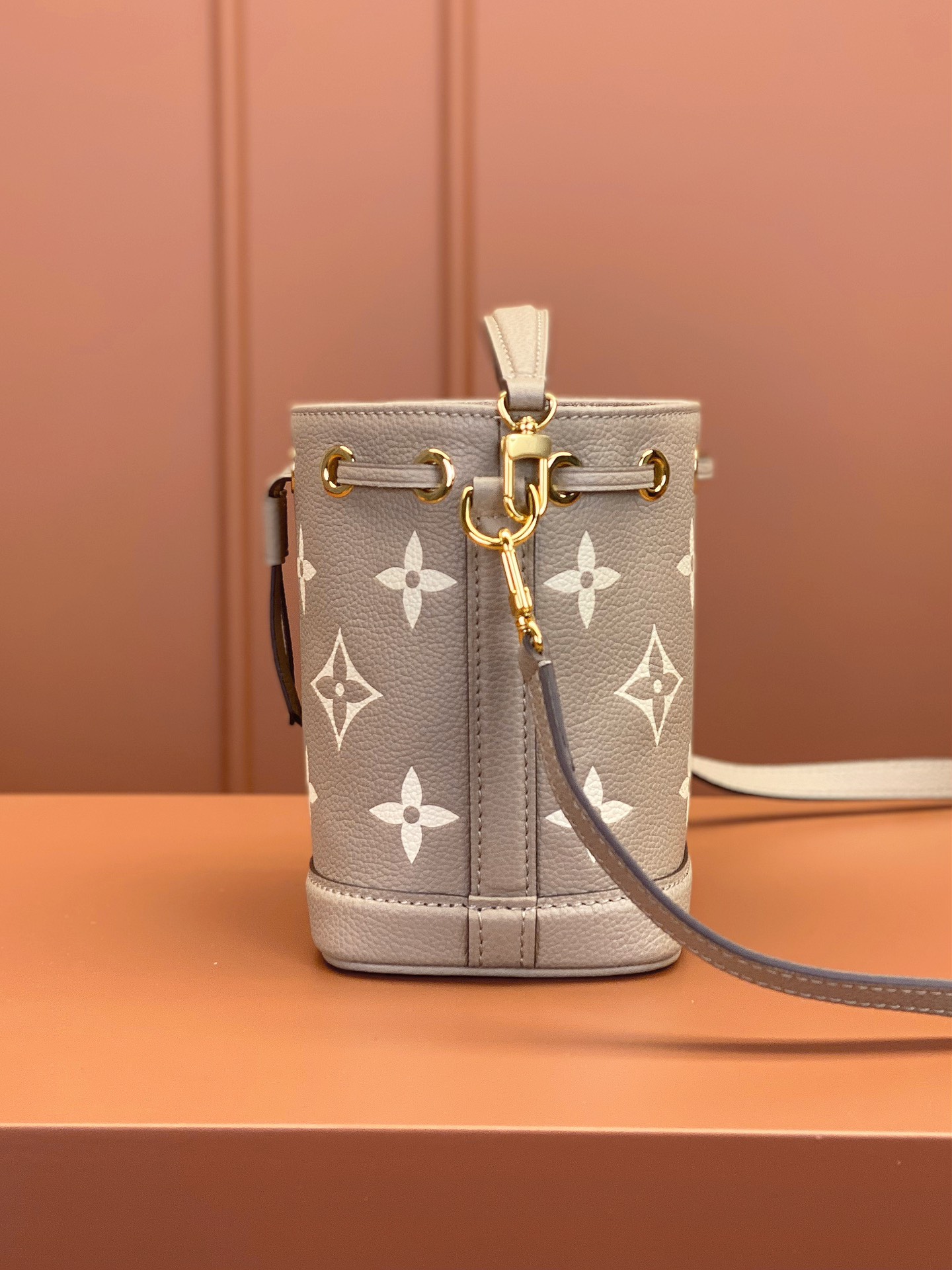 Louis Vuitton NANO NOÉ Handbag M46291