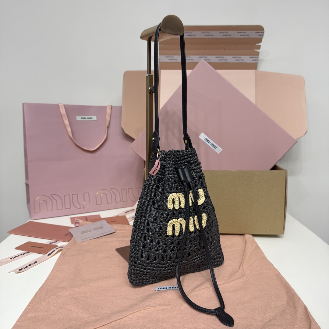 Miu Miu woven raffia bag 5ND016