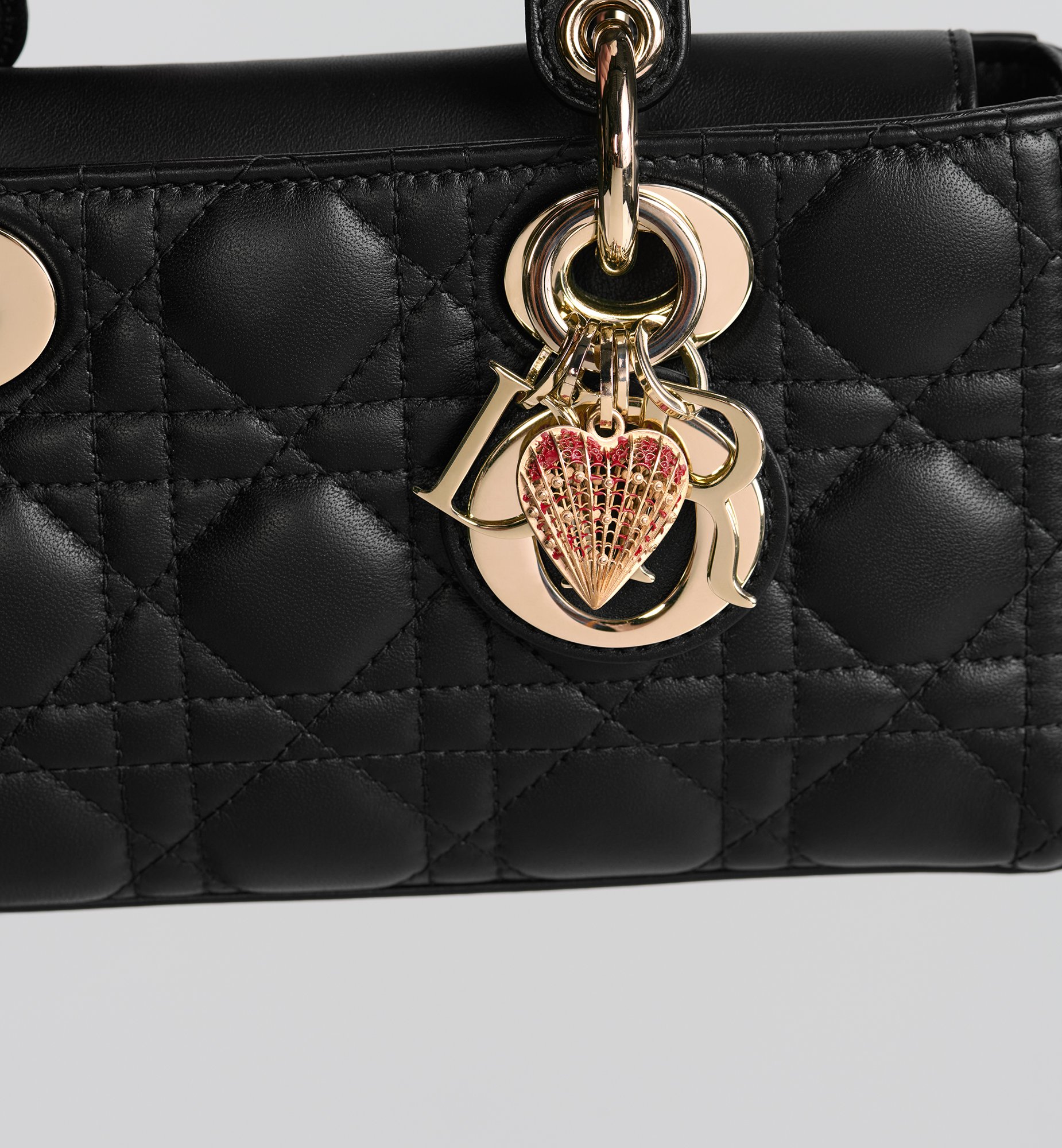 Dior Small Dioramour Lady D-Joy Bag M0613ONQL_M900