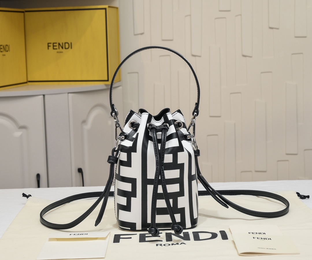 FENDI Mon Tresor Small Bucket Bag 8950