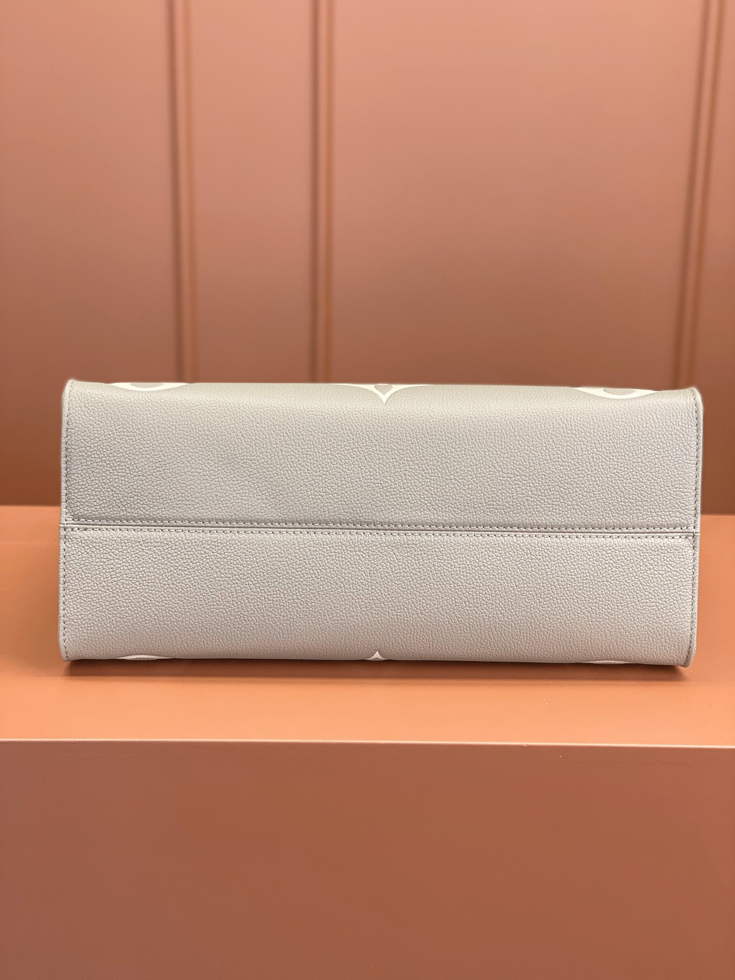 Louis Vuitton ONTHEGO Medium Handbag M45494