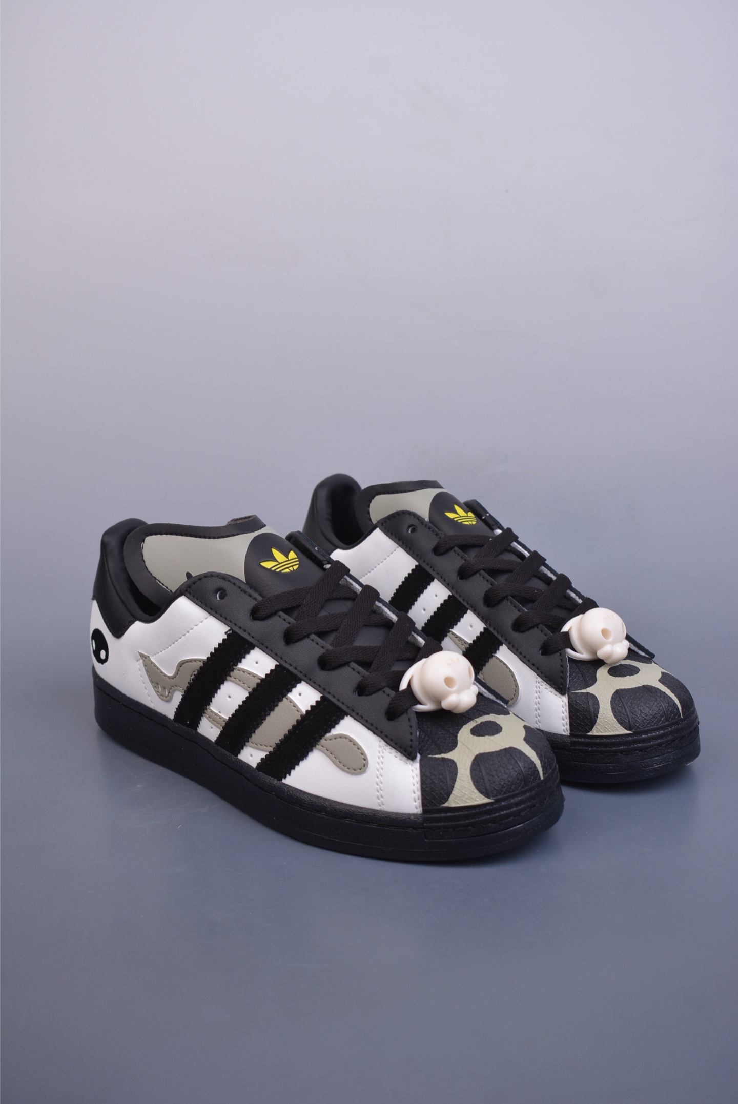 OFFGOD x Adidas Originals Superstar 82 Sneakers Black and White Camouflage Skull JQ8778