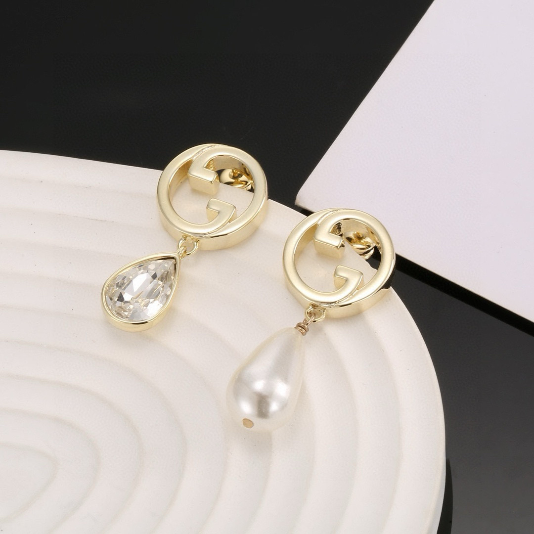 GUCCi Pearl Diamond Earrings