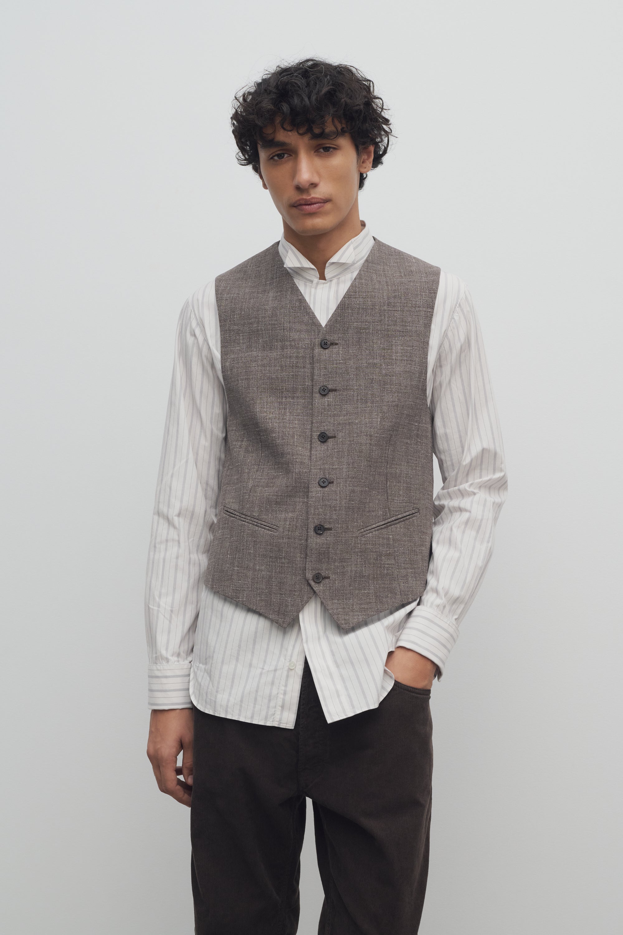 Yuri Vest in Silk, Linen, and Virgin Wool