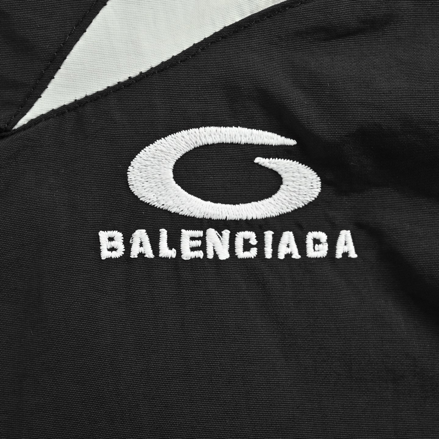 Balenciaga 25Fw large half ring stitching black and white windbreaker jacket