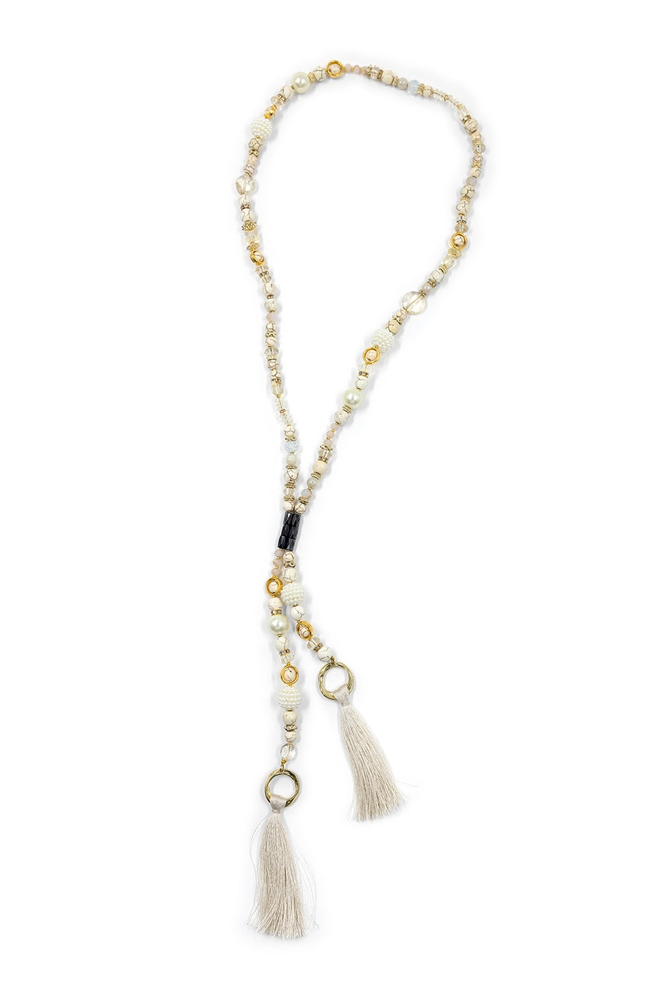 Collar Borlas Hilos