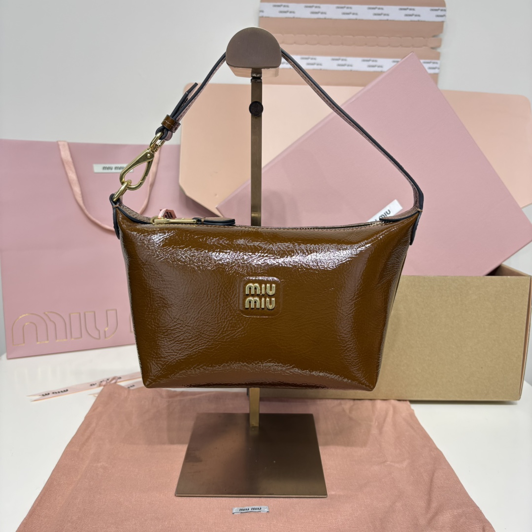 Miu Miu waxed patent leather bag 5NE841