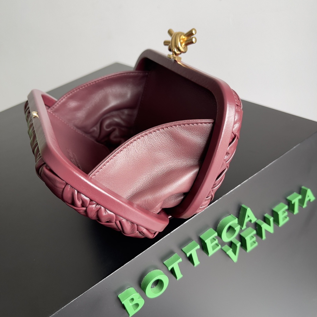 Bottega Veneta Knot woven evening bag 717622