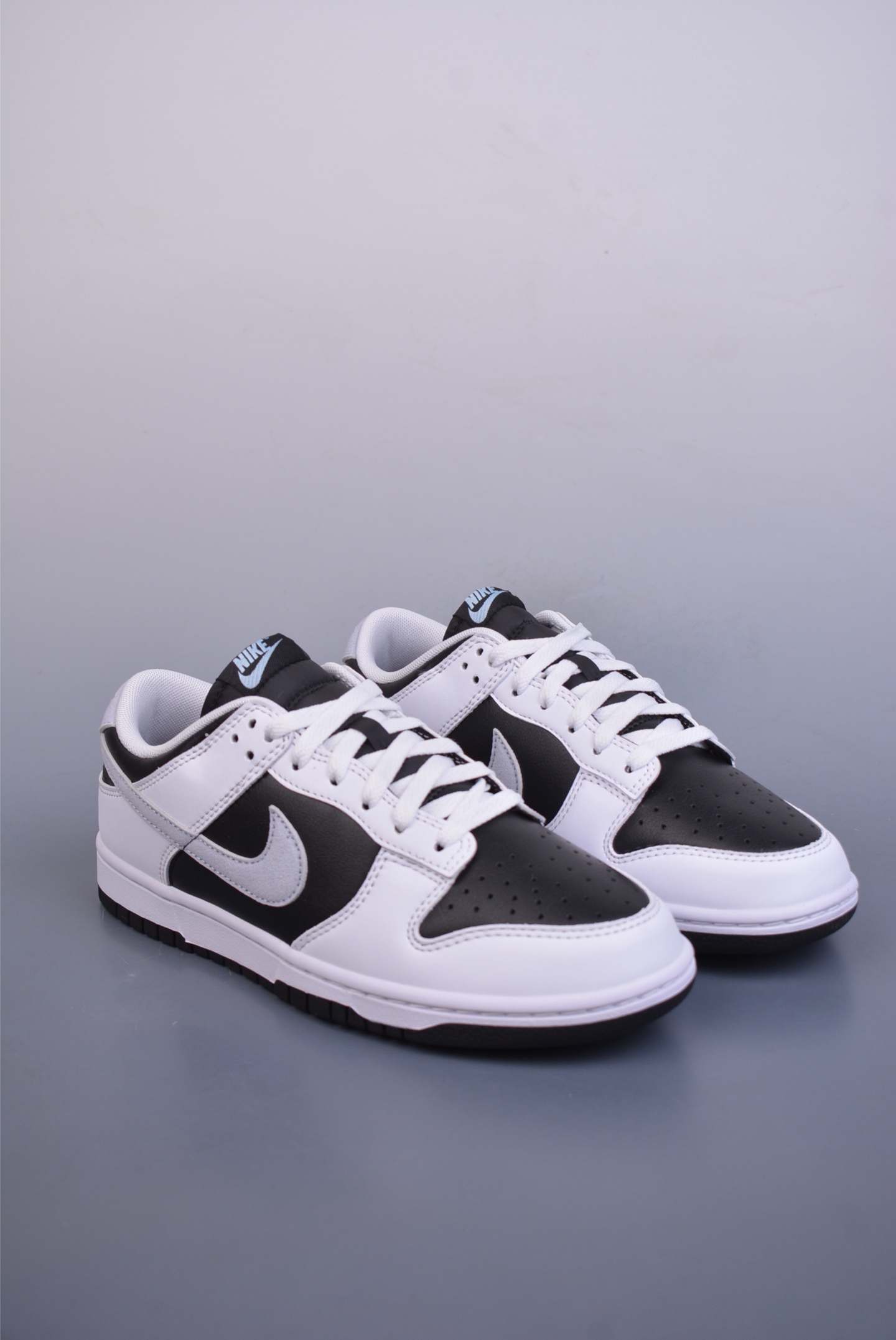 Nike SB Dunk Low sneakers white and black panda IB 4320-141