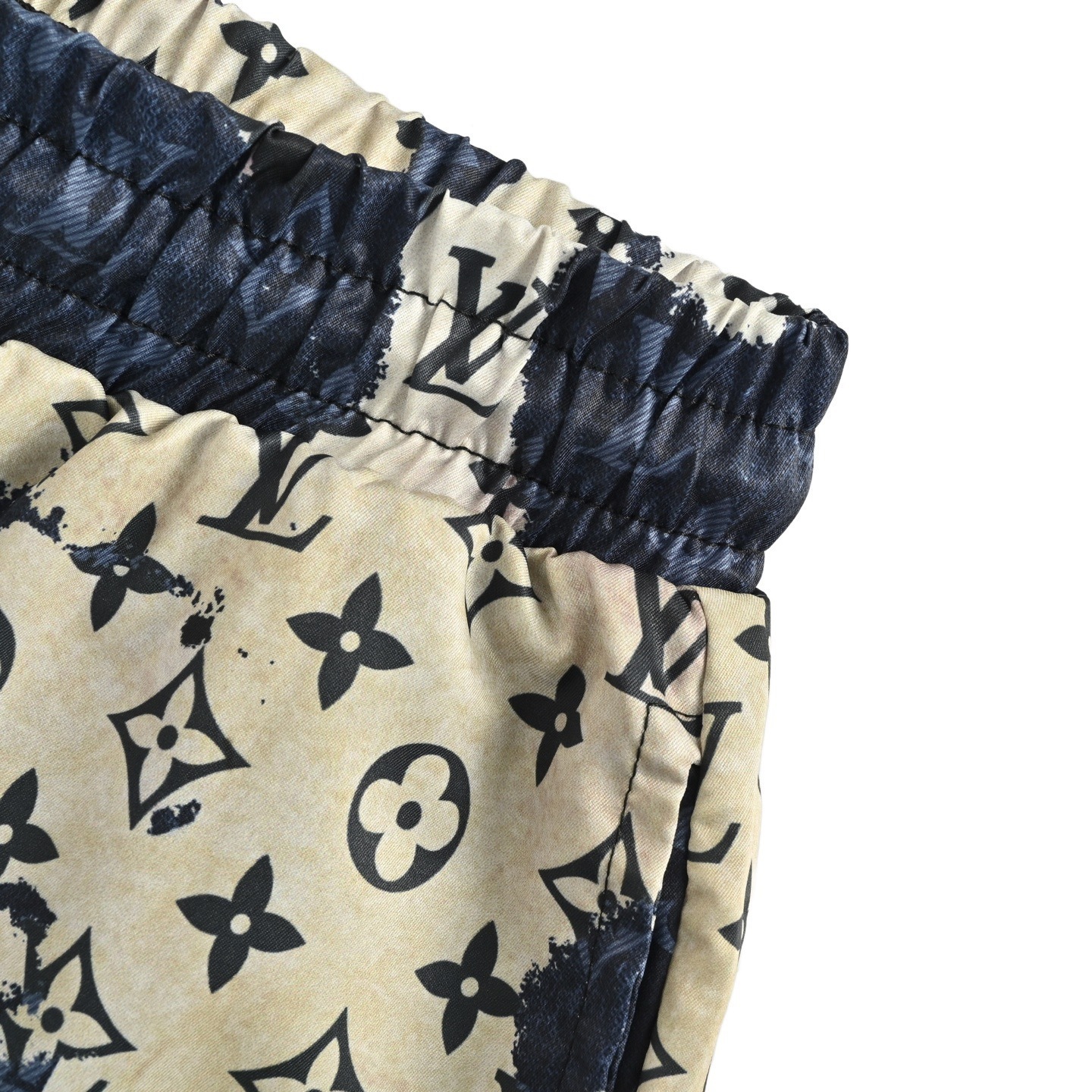 Louis Vuitton 25ss ink-rendered monogram beach shorts