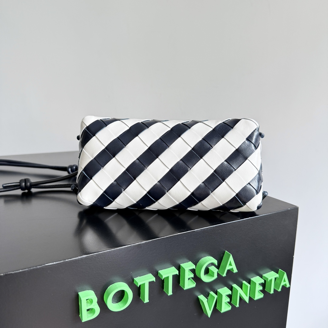 Bottega Veneta Concert Pouch Mini Bag 794258