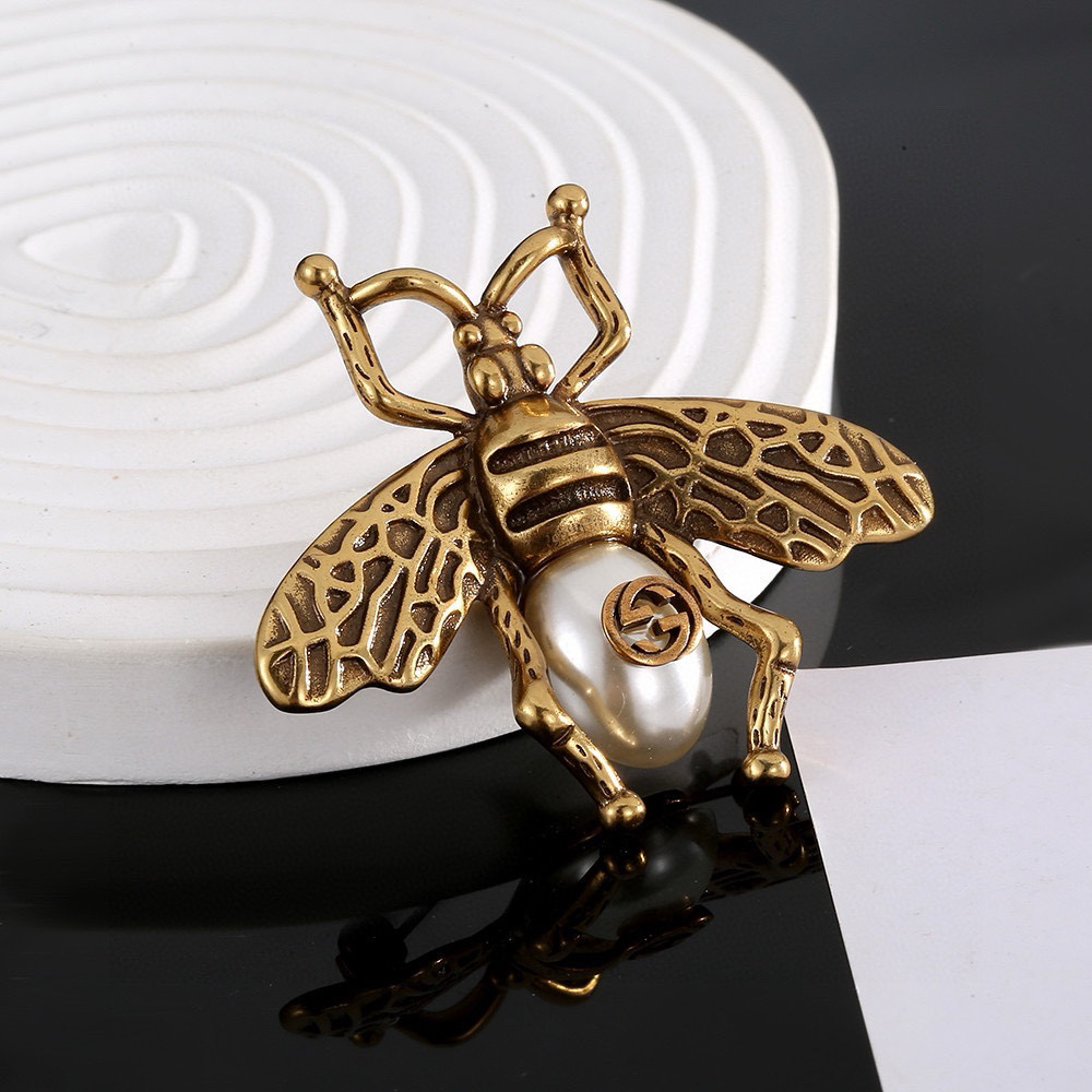 GUCCi Bee Brooch