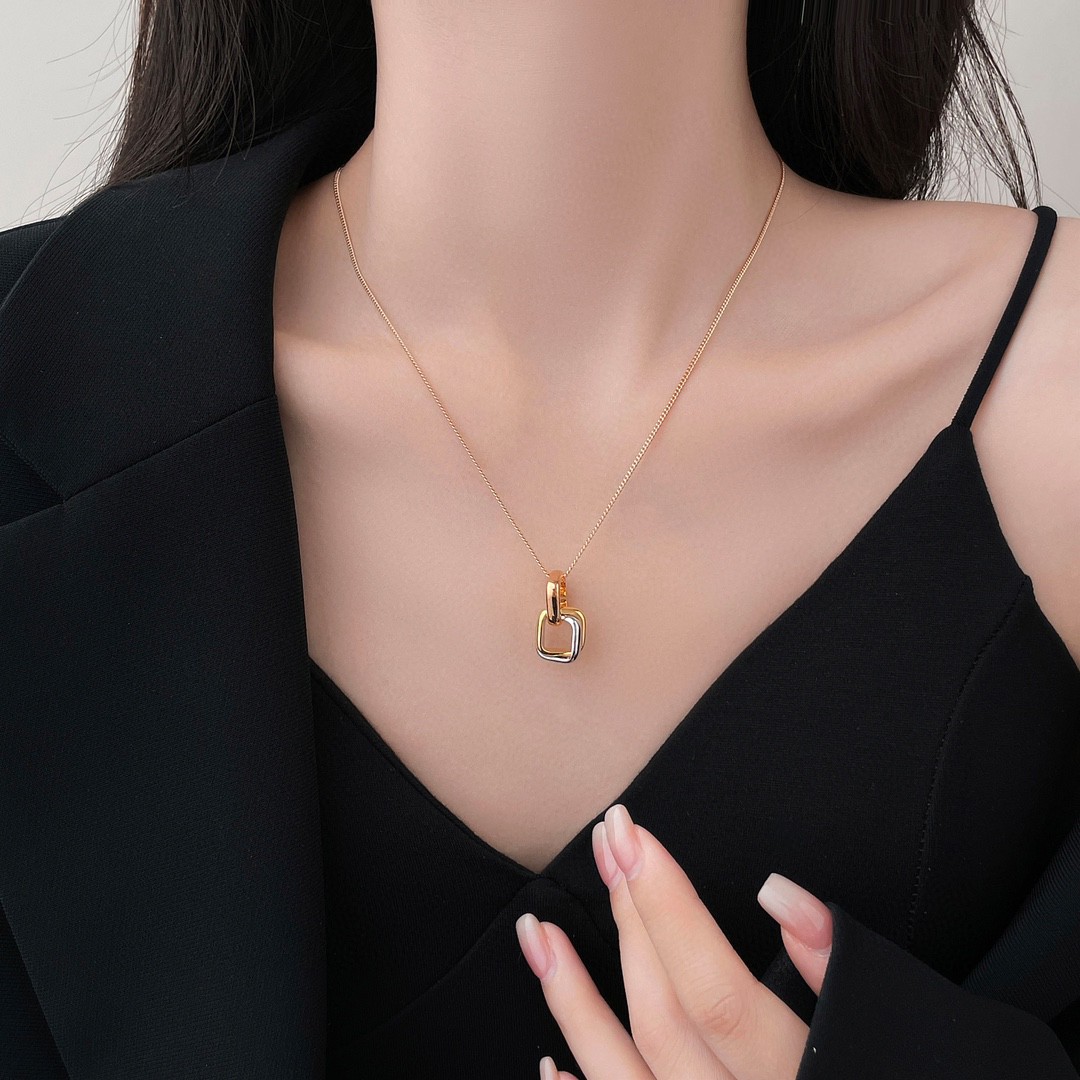 Cartier Trinity cushion-shaped three-color ring necklace