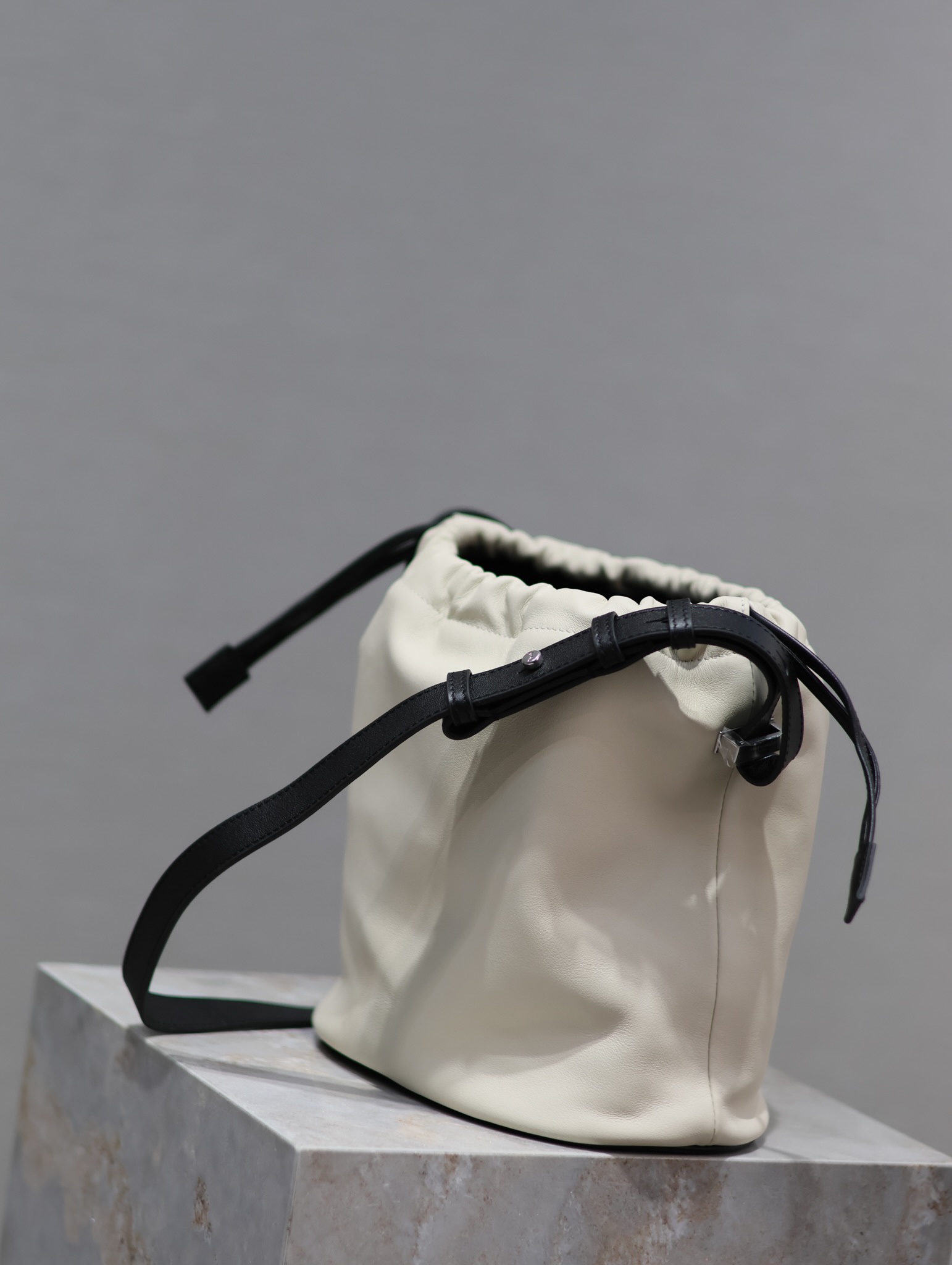 Yves Saint Laurent RIVE GAUCHE Crossbody Bag 710261