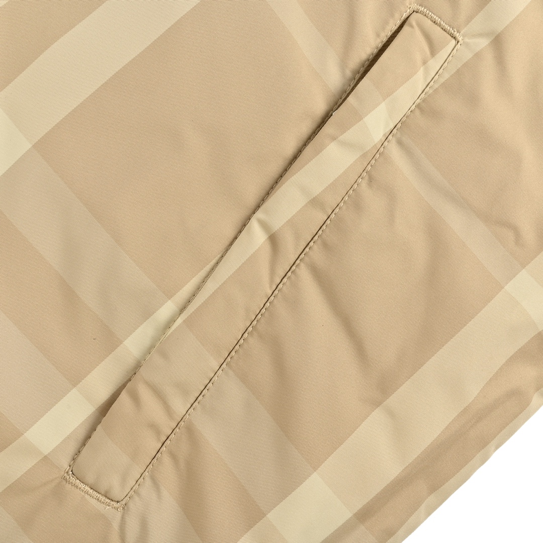 Burberry 24Fw plaid reversible quilted jacket