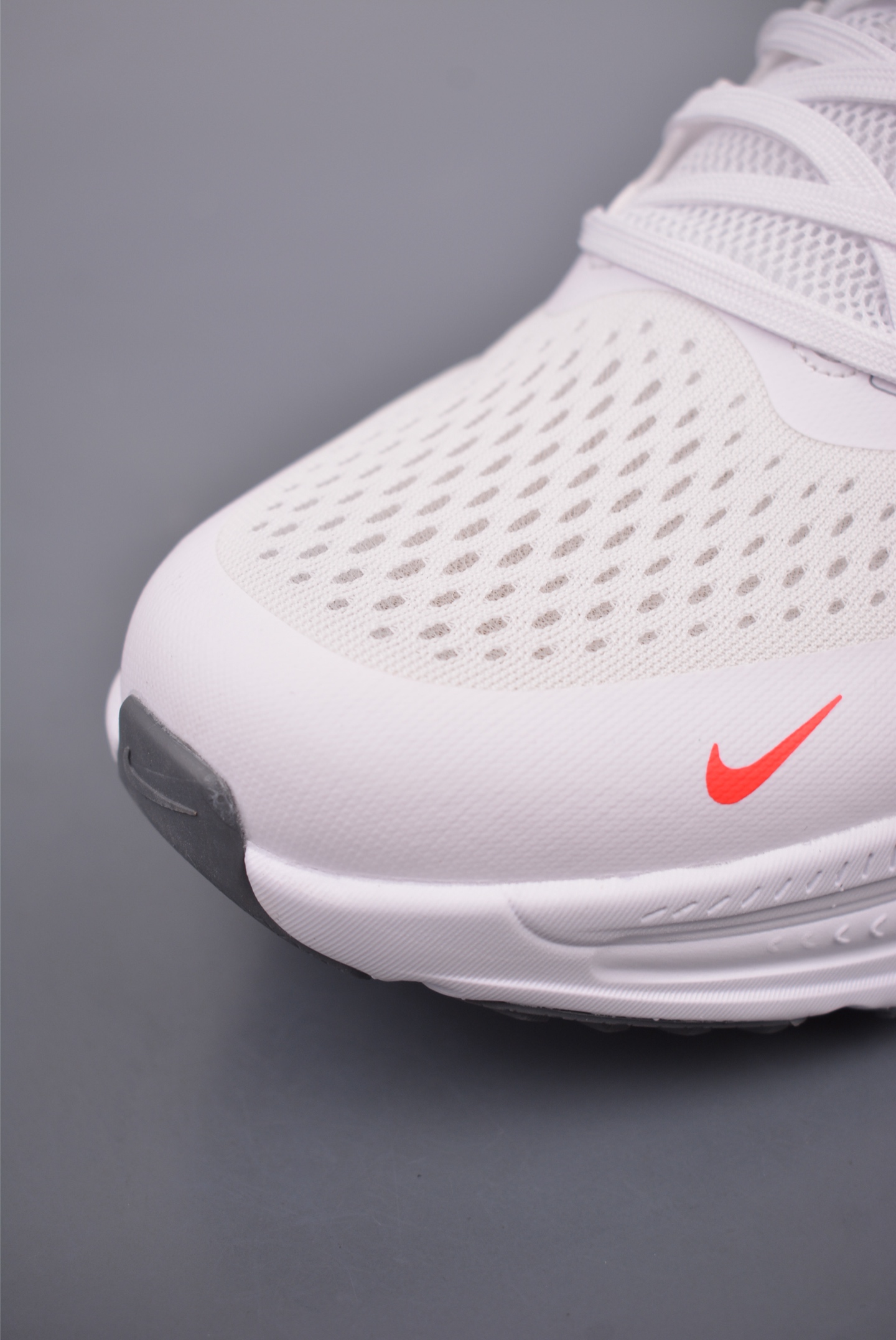 Nike Air Zoom Vomero 18X White and Black Hook HM2519-372