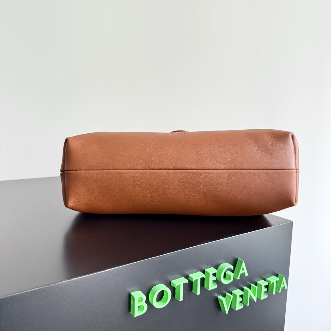 Bottega Veneta LAUREN CLUTCH Clutch 785807