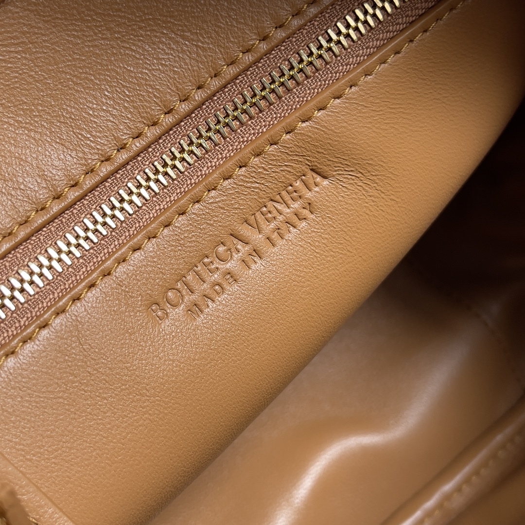 Bottega Veneta 2024 Spring Get Away Small Square Bag 776736