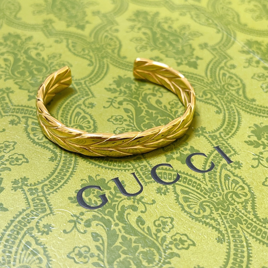 Gucci Braided Line Gold Bracelet