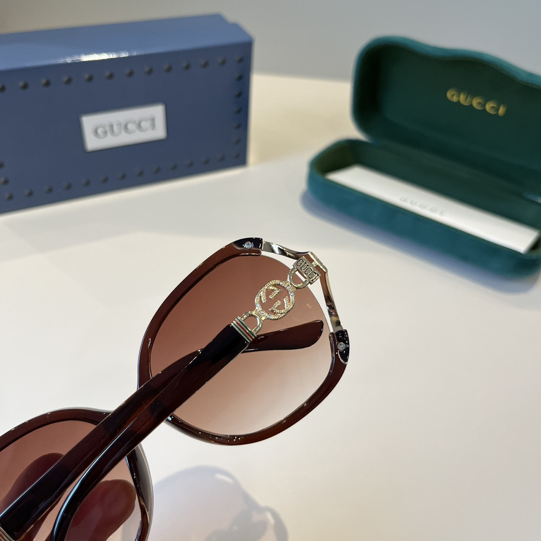 Gucci Round Frame Sunglasses