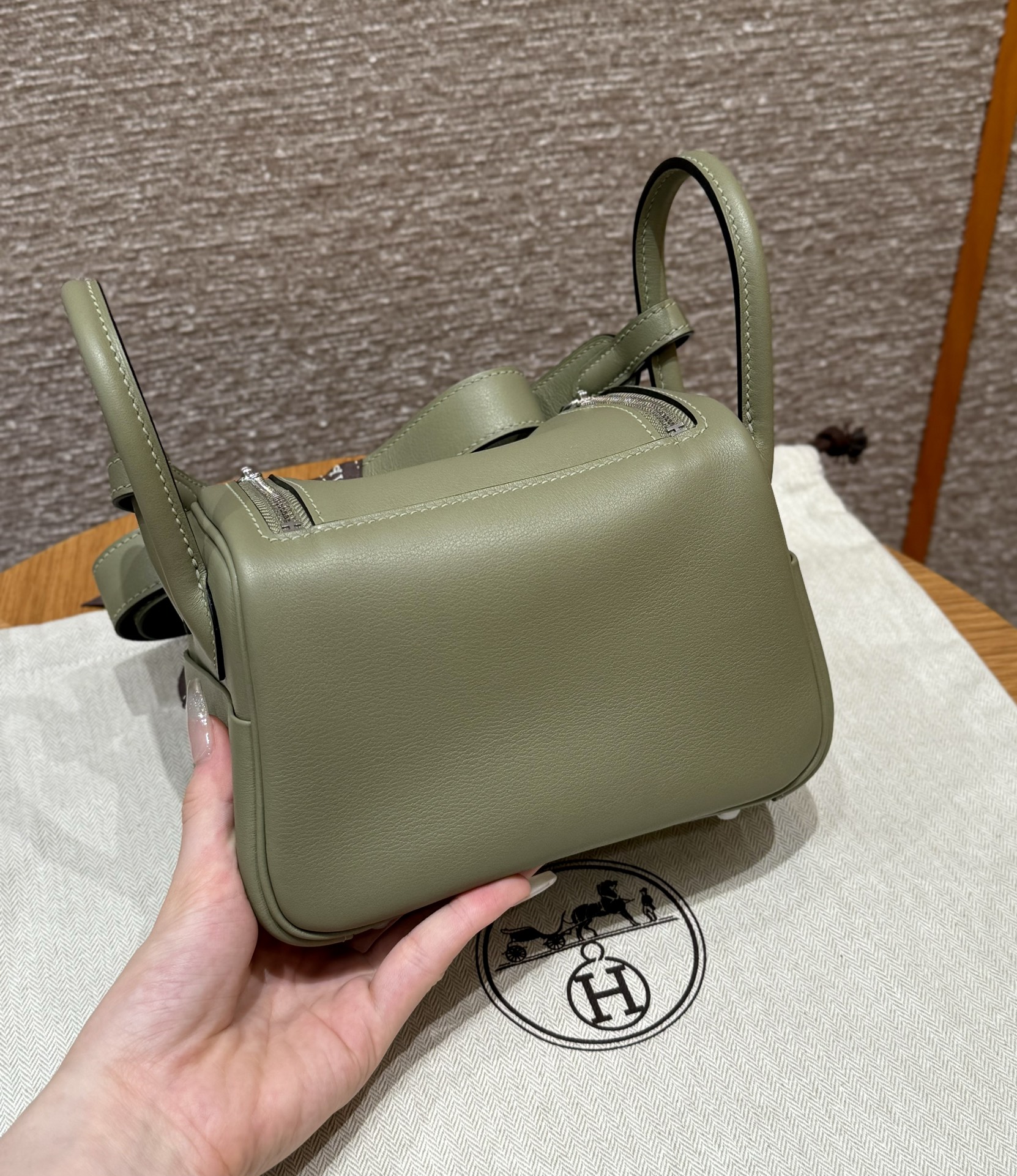 Hermès Lindy Q1Sauge Handbag (Handmade to Order)