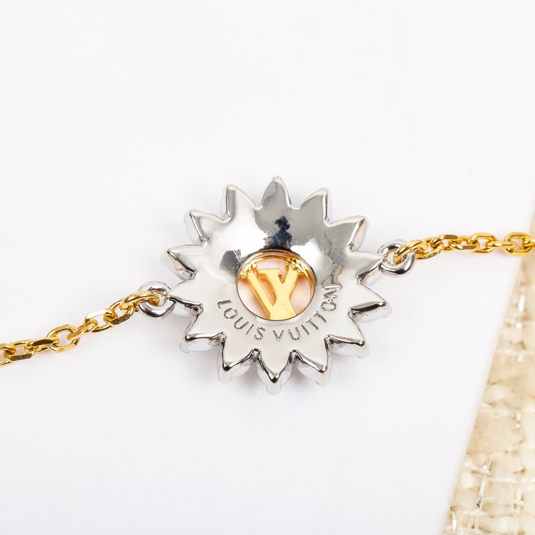 Louis Vuitton Flower Marquise Diamond Bracelet