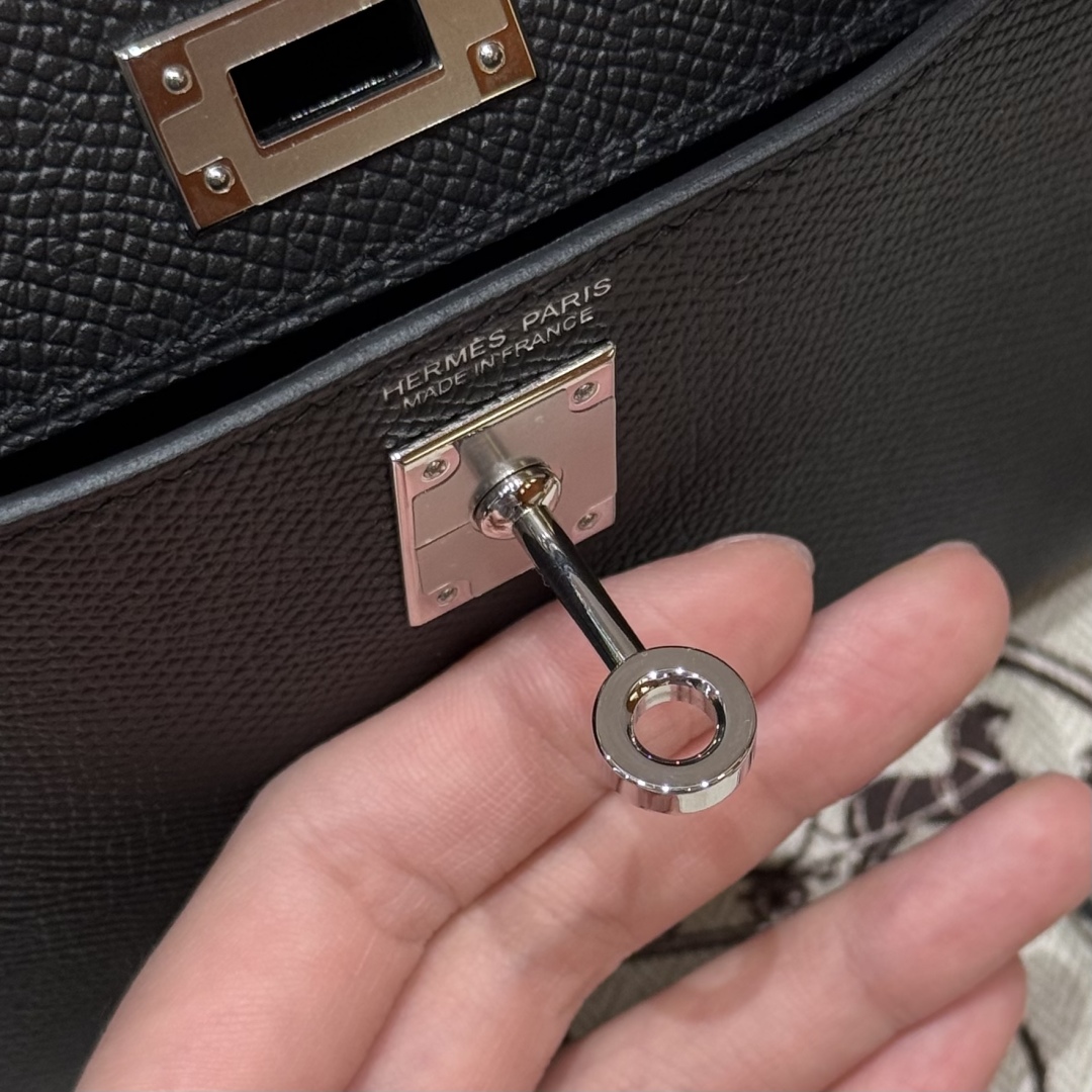 Hermes mini kelly 89noir handbag (handmade to order)
