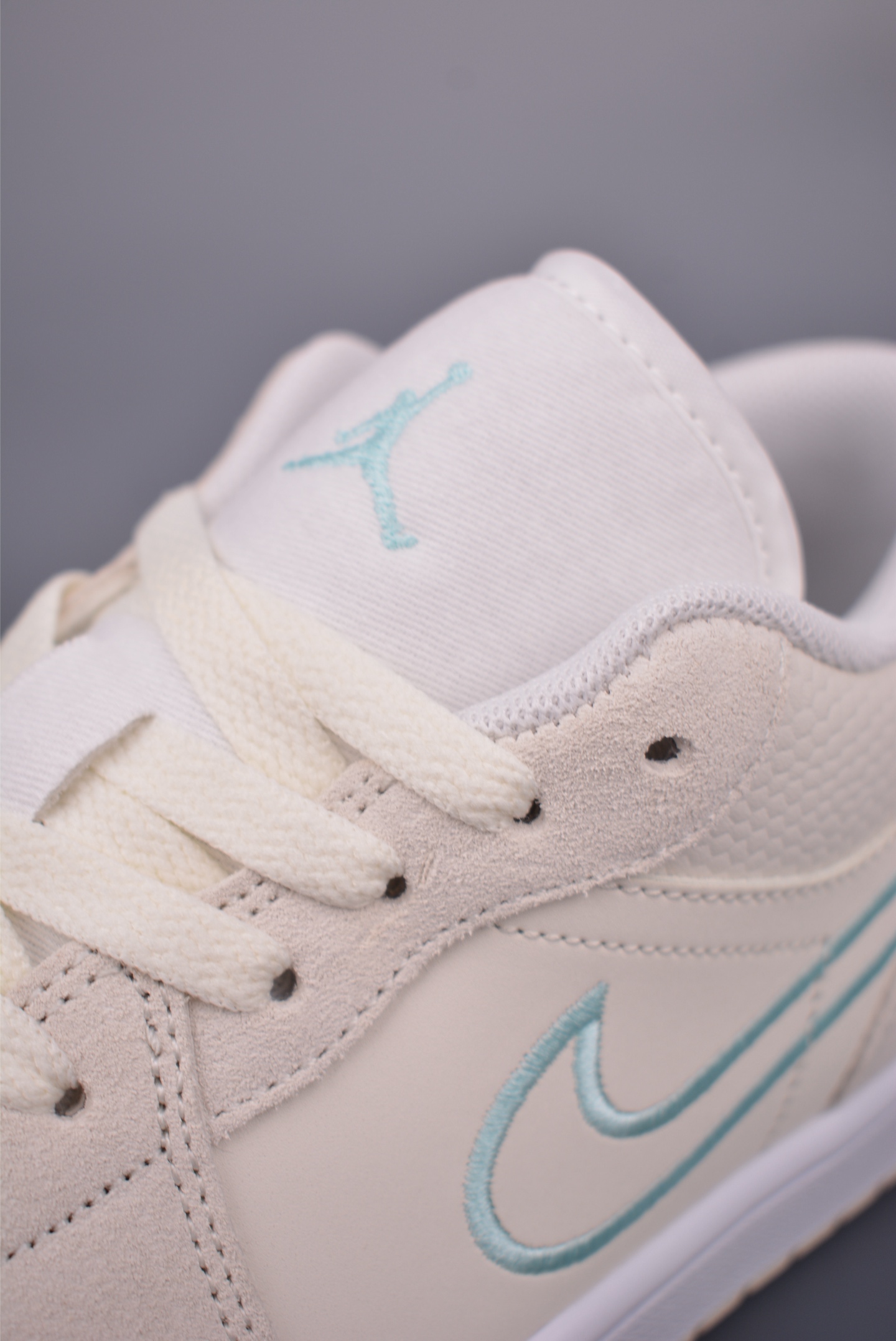 Air Jordan 1 Low GS 