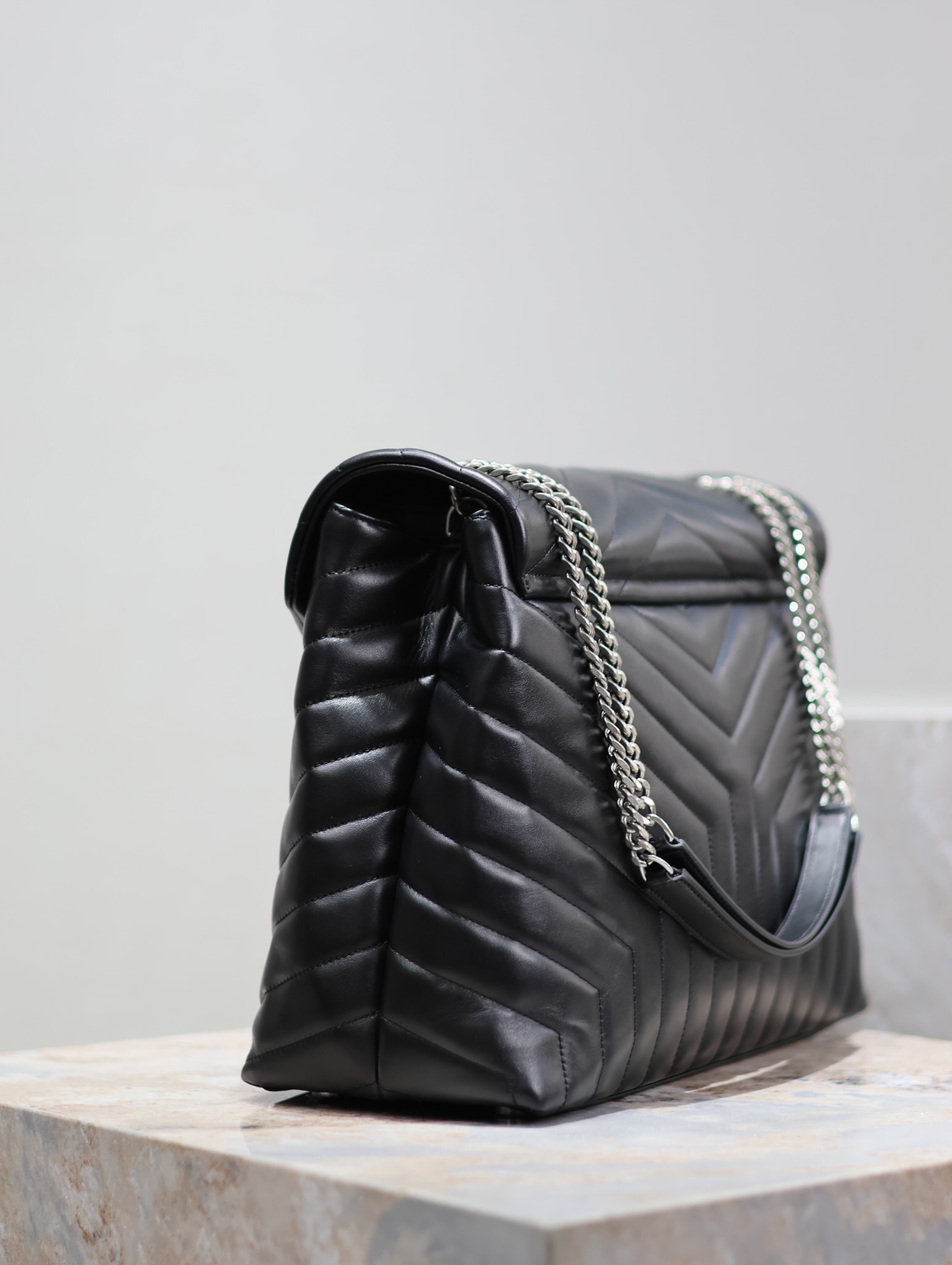 Saint Laurent LouLou Large Tote 574947