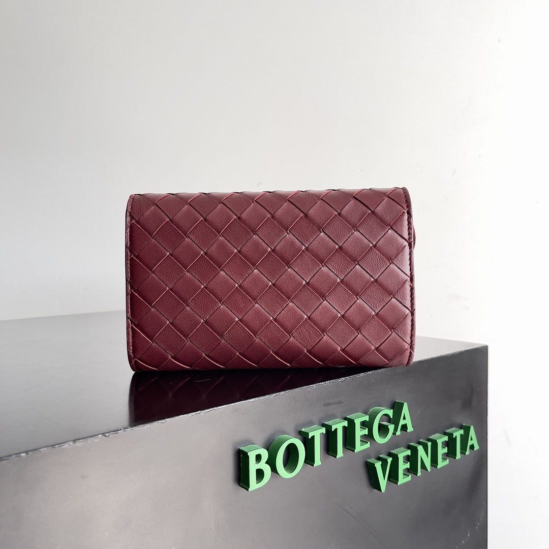 Bottega Veneta Andiamo Clutch Wallet 741504