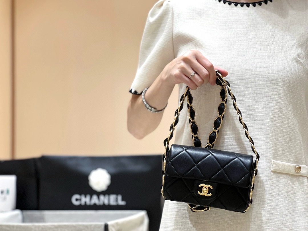 Chanel 24K Autumn and Winter Series Thick Chain Underarm Bag AS5175