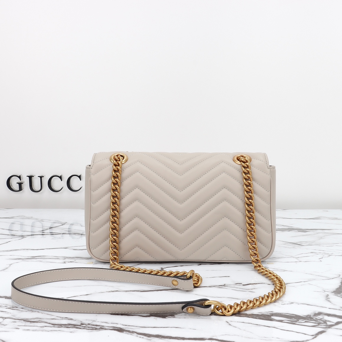 Gucci GG Marmont medium shoulder bag ‎443497 AABZC 1712