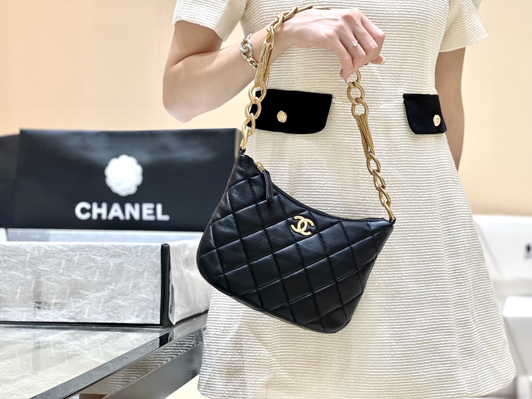 Chanel 23A High-end Handcraft Series Hobo Underarm Bag 4220