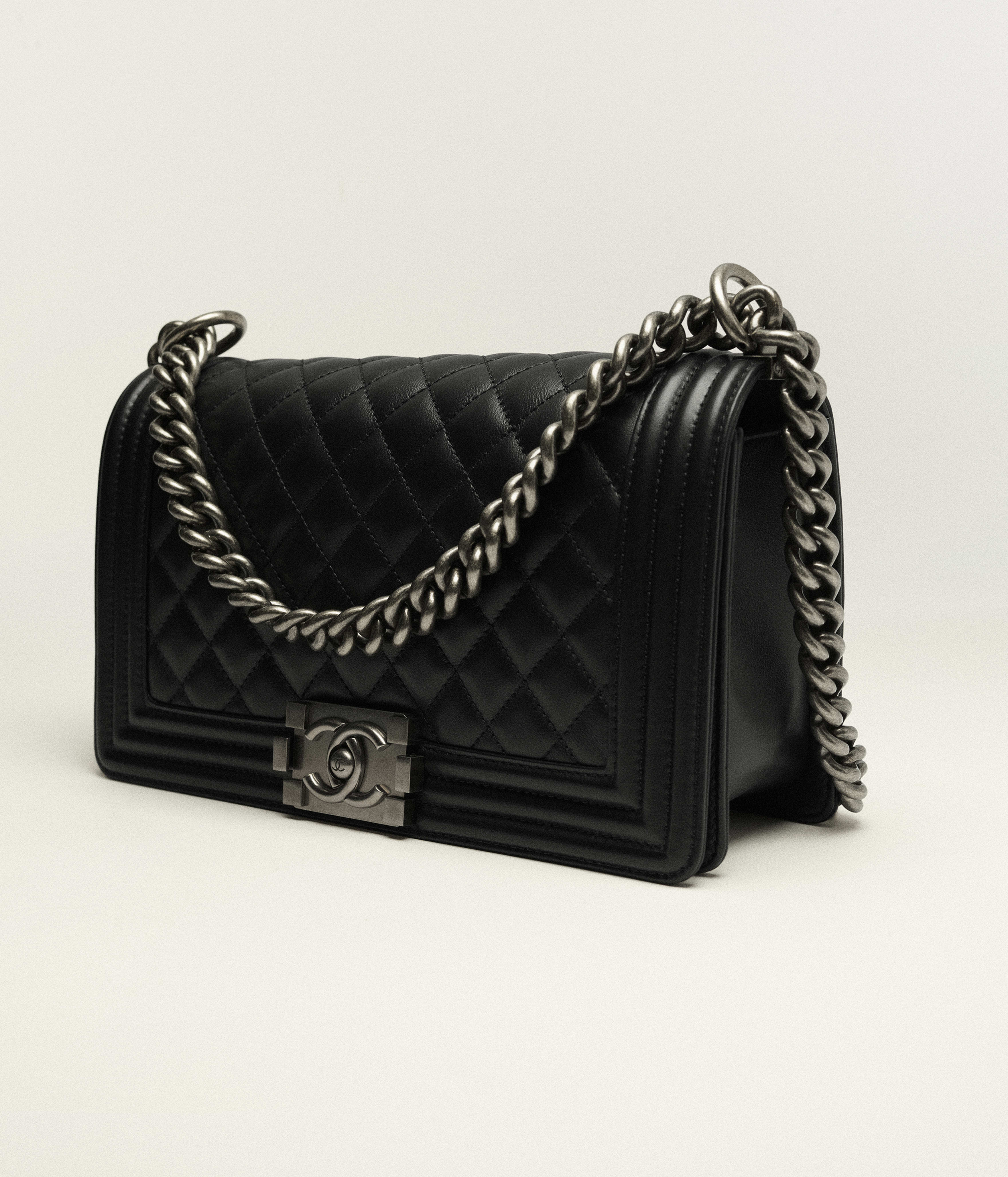 Chanel BOY CHANEL Handbag Calfskin & Ruthenium-Finish Metal Black A92193-Y09953-94305