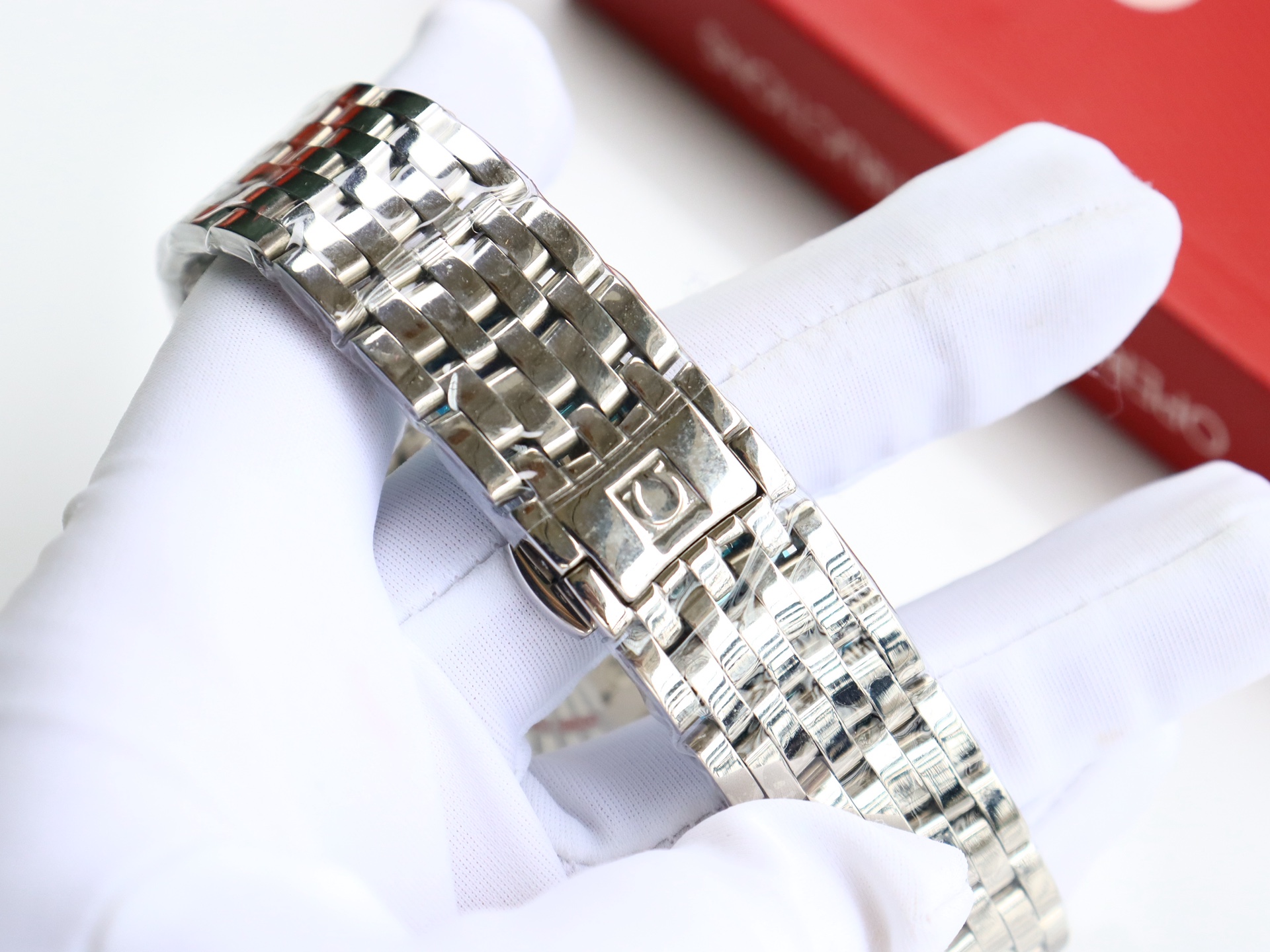 Omega De Ville series two-hand semi-mechanical men's watch