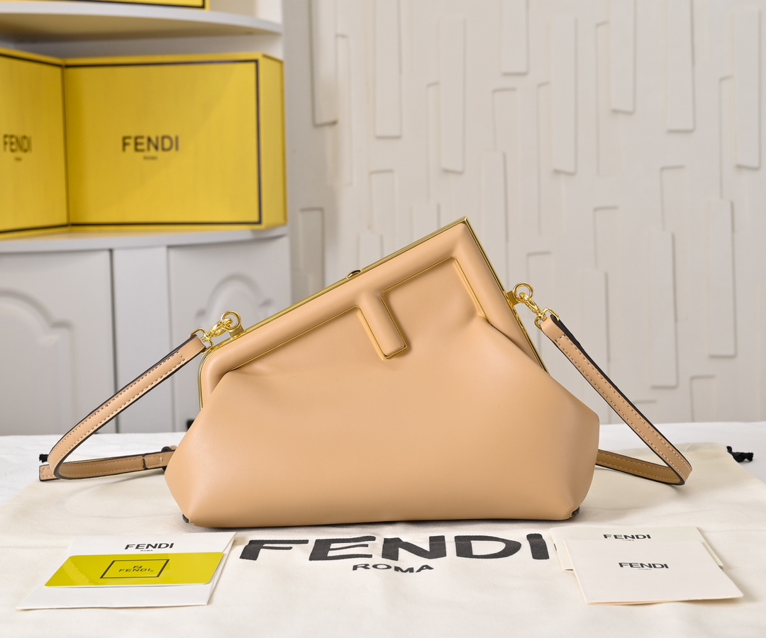 FENDI First Shoulder Bag 80016