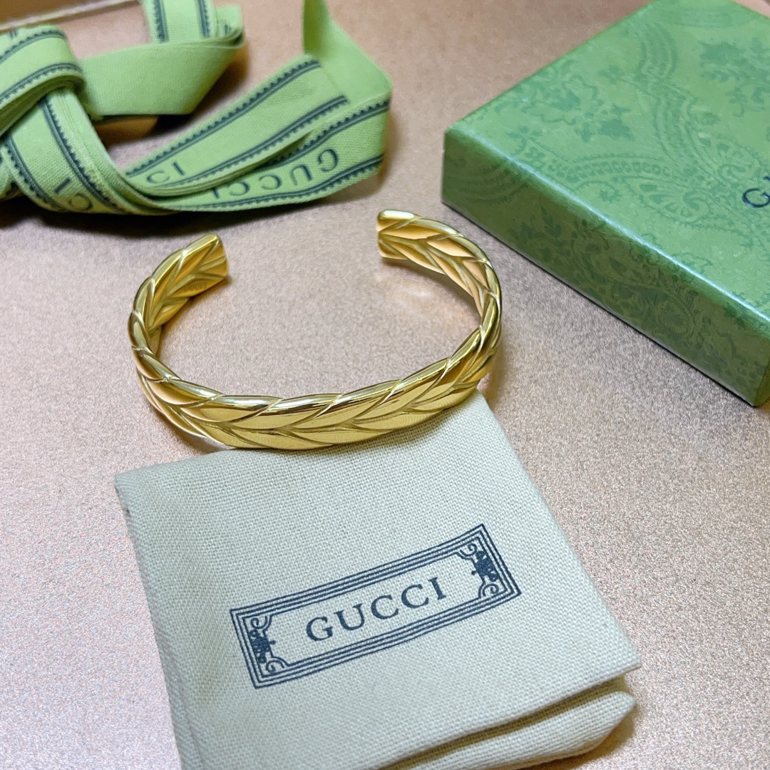 Gucci Braided Line Gold Bracelet