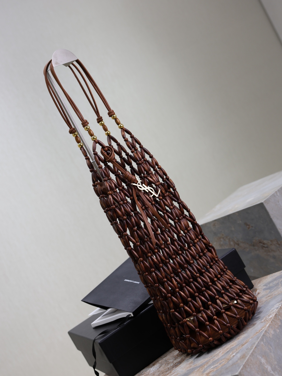 Yves Saint Laurent Bucket Sule bag hand-woven bag 821911