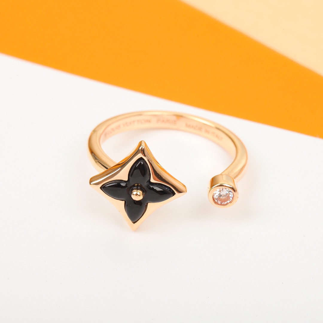 Louis Vuitton Mother-of-pearl Four-leaf Clover Ring