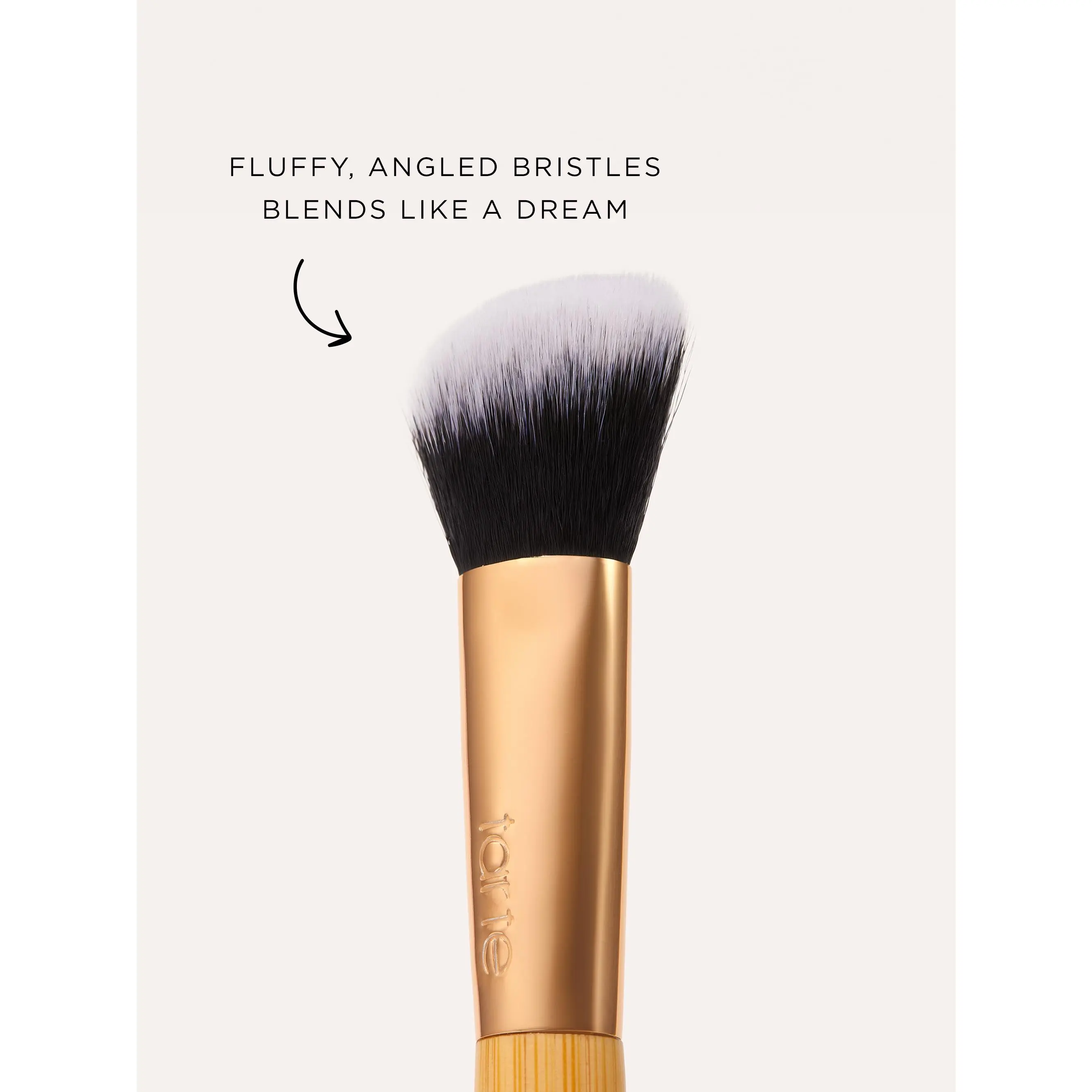 Angled Concealer Paw Brush | Seamless Flawless Application