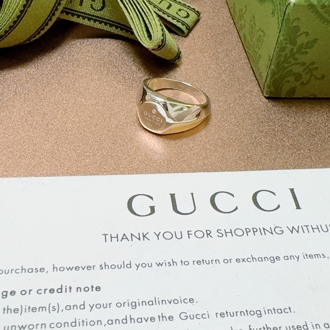 Gucci shiny ring