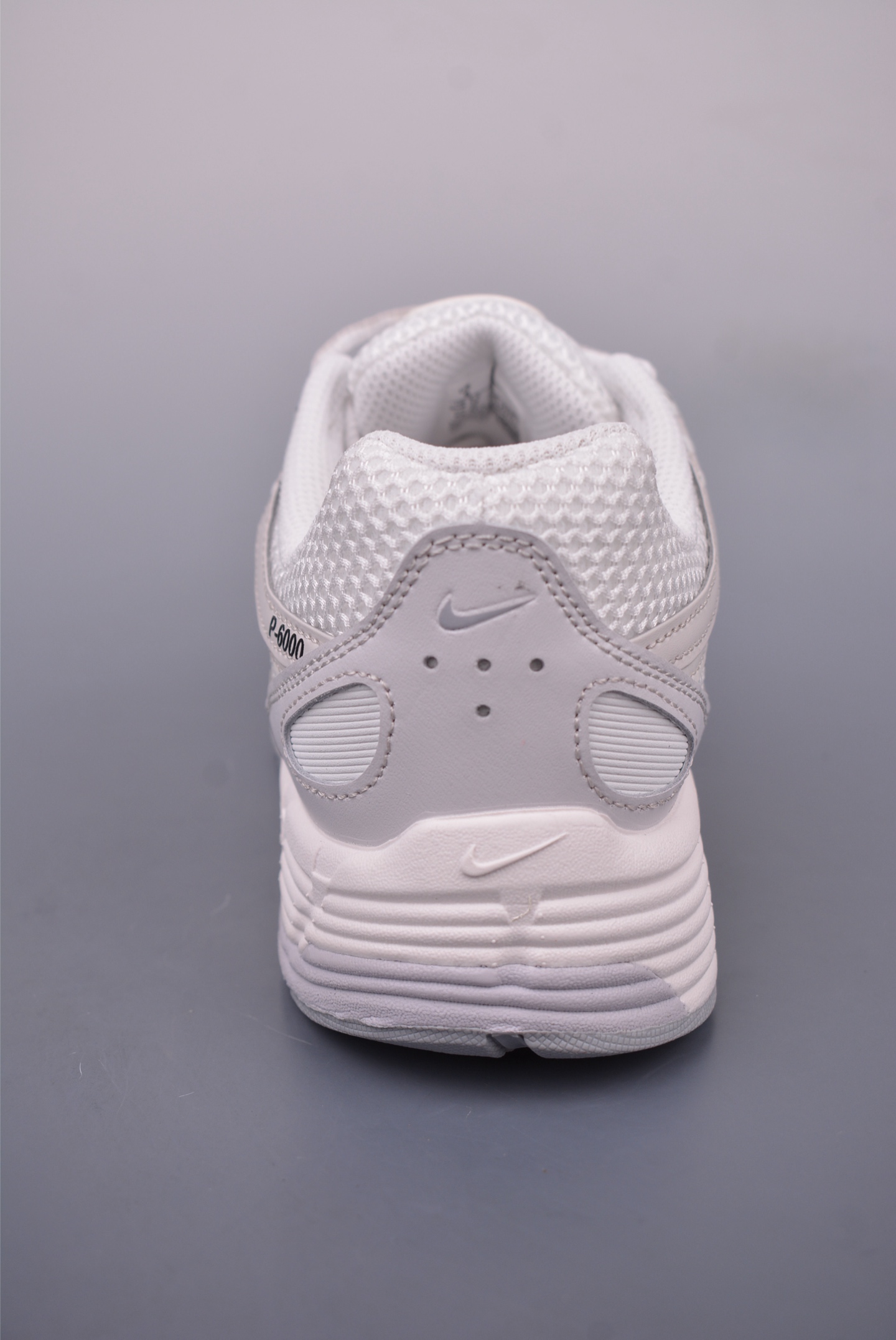 Nike Initiator Running Shoes White and Grey IF1756-100
