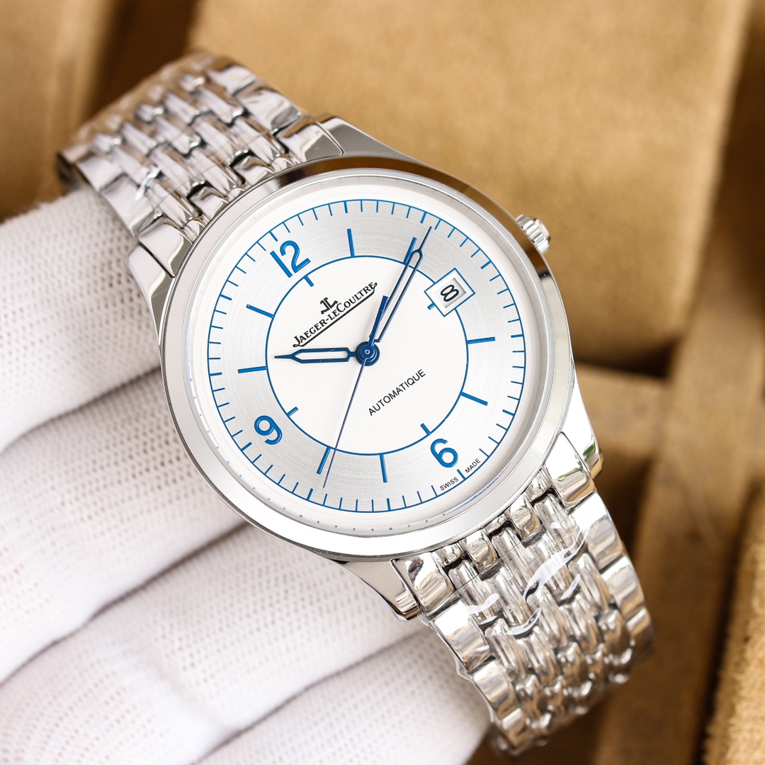 Jaeger-LeCoultre Master Ultra-Thin sector dial