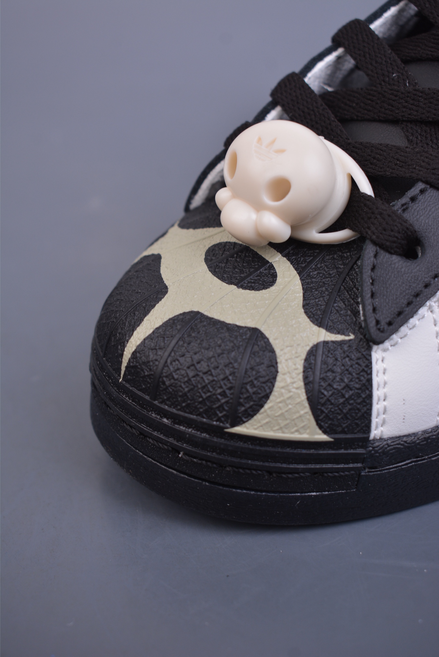 OFFGOD x Adidas Originals Superstar 82 Sneakers Black and White Camouflage Skull JQ8778