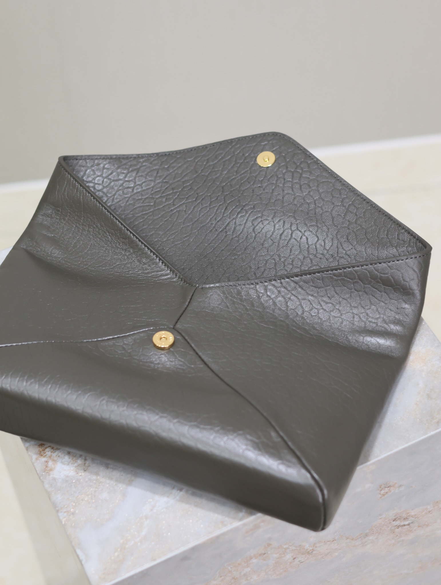 Yves Saint Laurent LE Envelope Clutch 769307