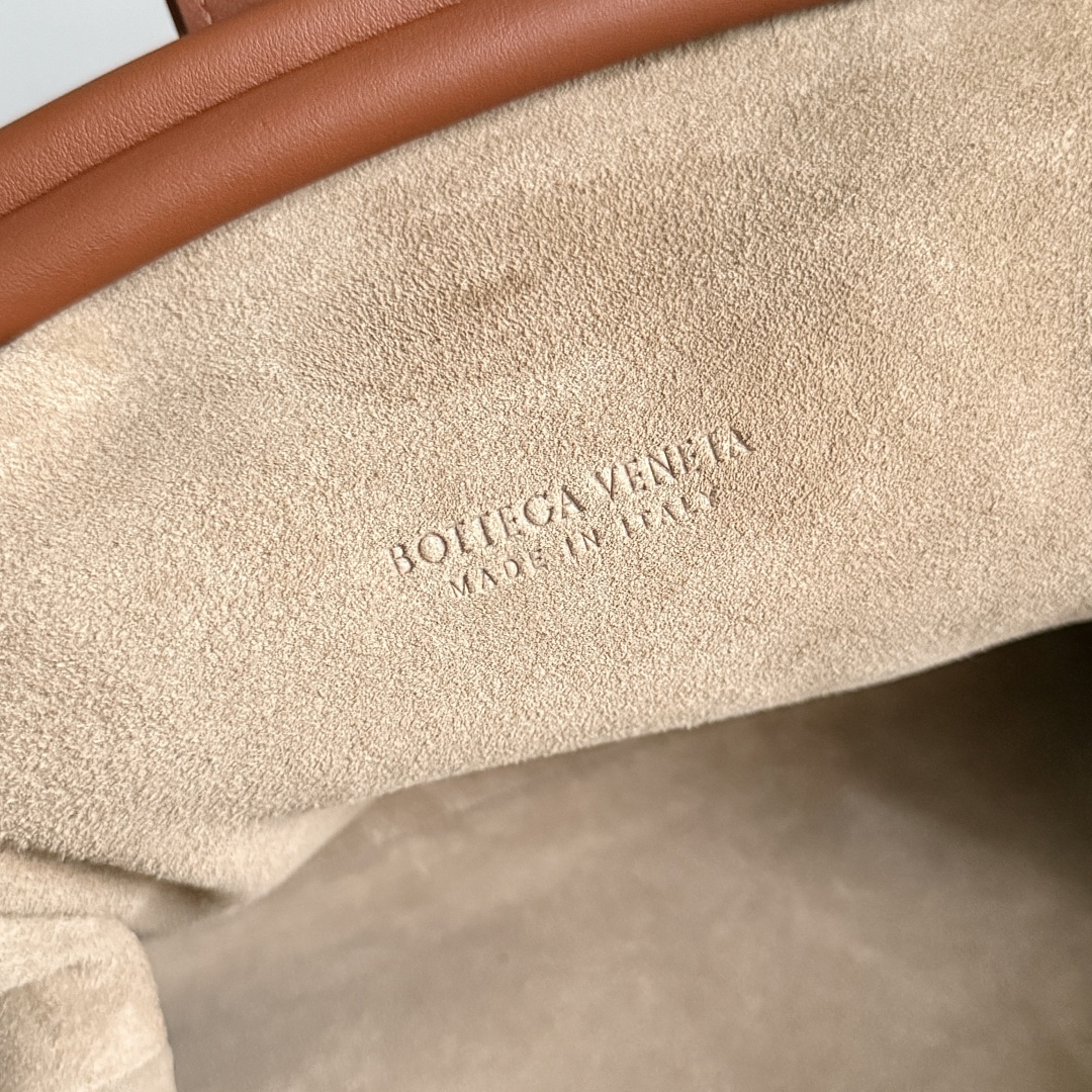Bottega Veneta LAUREN CLUTCH Clutch 785807