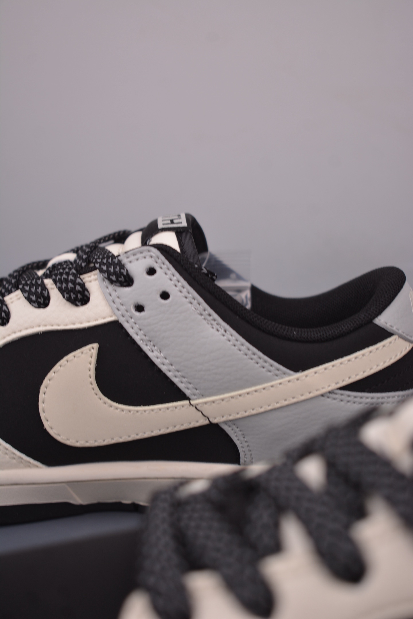 KITH x Nike SB Dunk Low 